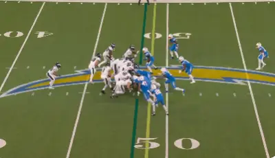 Eagles score on fake ‘tush push’ play as Saquon Barkley rips off monster run