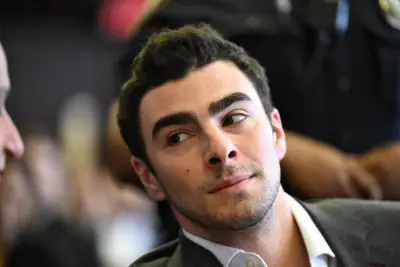 Aplazan audiencia de Mangione por enfermedad