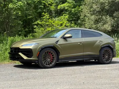 2025 Lamborghini Urus SE is a Powerhouse