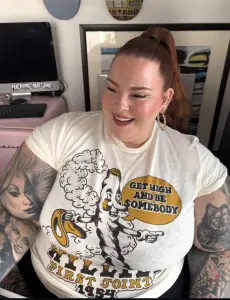 Model Tess Holliday claims United flight attendant told her to lose weight during first-class flight with son