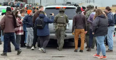 Federal agents detain people at St. Paul industrial building, drawing protesters