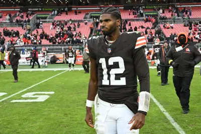 Browns sticking with Shedeur Sanders — at least for next week —as offense struggles vs. 49ers