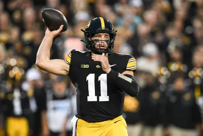 Oregon vs. Iowa prediction: Odds, picks, and best bet for Big Ten clash
