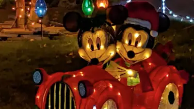 Mickey Mouse house heist: thief swipes San Jose family’s Disney Christmas display
