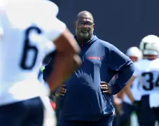 How a Patriots coach’s battle with cancer is inspiring their defense