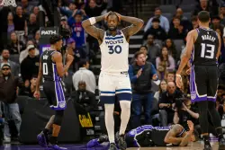 Not again: Timberwolves blow 10 point lead in final minutes, lose in OT to Kings