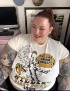 Model Tess Holliday claims United flight attendant told her to lose weight during first-class flight with son