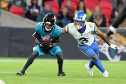 Around the NFL: Travis Hunter has his breakout game in Jacksonville