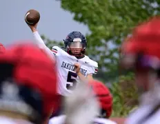 2025 Gold Helmet Award finalists: Six players who embody excellence on and off the field