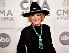 Jeannie Seely, soulful country singer behind hits like ‘Don’t Touch Me,’ dies at 85