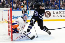 Ilya Sorokin dazzles again as Islanders survive another mediocre outing in win over Lightning