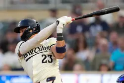 Twins nearly claw all the way back but fall to Yankees