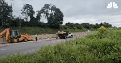 Hot dogs spill across Pennsylvania interstate after tractor trailer crash to clog commute for steamed motorists