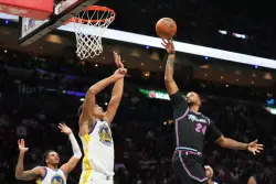 Powell anota 25, Adebayo suma 20 y Heat vence 110-96 a Warriors diezmados