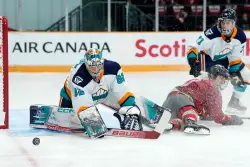 Taylor Girard’s third-period hat trick leads Sirens to shutout win in PWHL opener