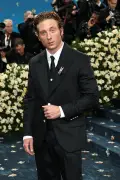 Jeremy Allen White makes surprising admission after Quinta Brunson mocks his height